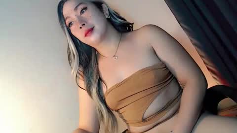 Snapshot of mysterious_kim chatting on 02-05-26, 12:48 kimmy online show from 02-05-26, 12:48