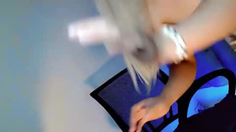 Snapshot of mysterious_kim chatting on 02-10-26, 01:32 kimmy online show from 02-10-26, 01:32