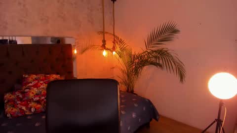 Snapshot of mysterius_boy chatting on 11-21-25, 09:35 Marcus online show from 11-21-25, 09:35