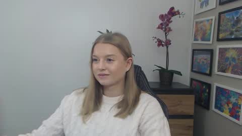 Snapshot of mysteryericax chatting on 01-16-26, 11:47 Erica online show from 01-16-26, 11:47