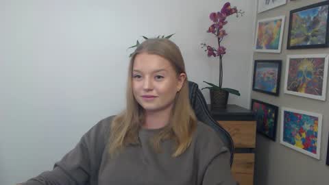 Snapshot of mysteryericax chatting on 02-08-26, 12:08 Erica online show from 02-08-26, 12:08