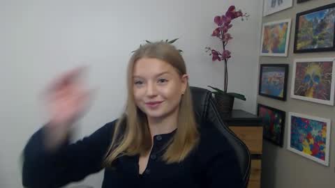 Snapshot of mysteryericax chatting on 02-09-26, 09:13 Erica online show from 02-09-26, 09:13