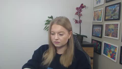 Snapshot of mysteryericax chatting on 02-18-26, 09:49 Erica online show from 02-18-26, 09:49