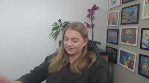 Snapshot of mysteryericax chatting on 02-23-26, 11:29 Erica online show from 02-23-26, 11:29