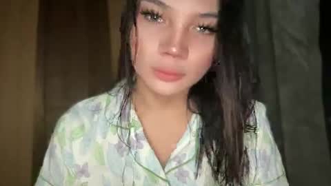 Snapshot of mysteryman_xxx chatting on 01-13-26, 05:13 UR GIRL NEXTDOOR online show from 01-13-26, 05:13