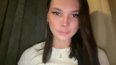 Snapshot of mysteryman_xxx chatting on 01-18-26, 02:15 UR GIRL NEXTDOOR online show from 01-18-26, 02:15