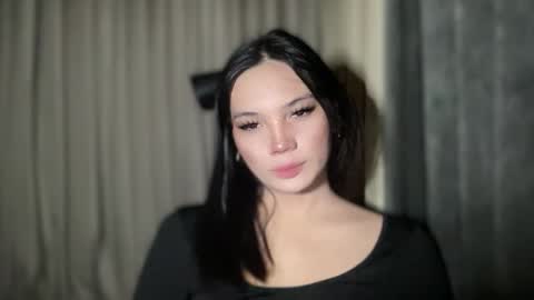 Snapshot of mysteryman_xxx chatting on 02-10-26, 01:43 UR GIRL NEXTDOOR online show from 02-10-26, 01:43