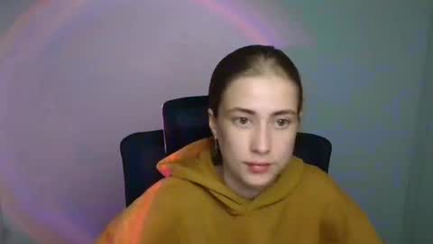 Emelie online show from 09-16-25, 05:19