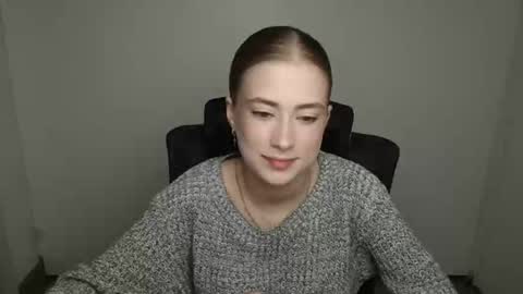 Emelie online show from 09-22-25, 05:20