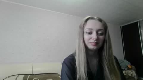 Snapshot of mysticglimmer chatting on 10-13-25, 08:14 Anika online show from 10-13-25, 08:14
