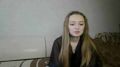 Snapshot of mysticglimmer chatting on 11-20-25, 08:25 Anika online show from 11-20-25, 08:25