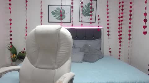 Snapshot of mysticmature chatting on 03-02-25, 01:36 Mystic online show from 03-02-25, 01:36