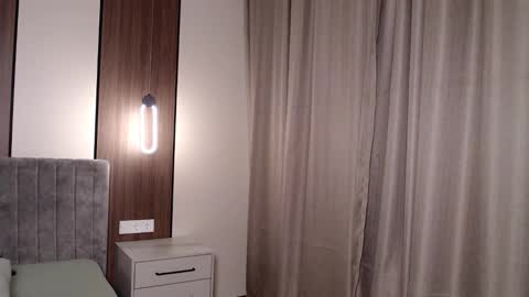 mysticsirenn online show from 11-11-25, 04:29