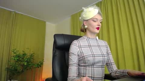 mysticvenus_ online show from 10-11-25, 01:42