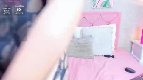 Snapshot of mystikdoll chatting on 10-09-25, 11:52 Misteika online show from 10-09-25, 11:52