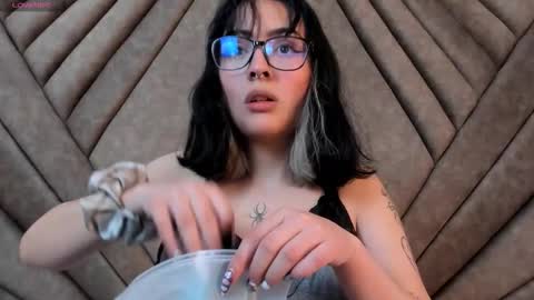 mythicall_girll online show from 11-22-25, 02:21