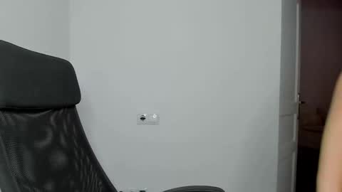 Eva online show from 10-06-25, 03:42