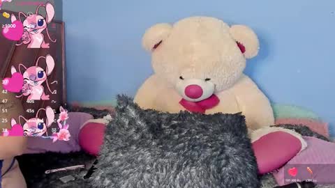 Snapshot of n_tiana chatting on 02-04-26, 04:18 Tiana online show from 02-04-26, 04:18