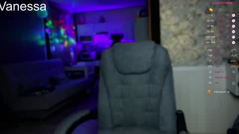 Vanessa and Julia  online show from 01-06-25, 04:13