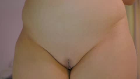 Snapshot of naalani chatting on 02-21-25, 09:13 Naalani online show from 02-21-25, 09:13