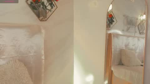 naamah_b online show from 11-28-25, 02:20