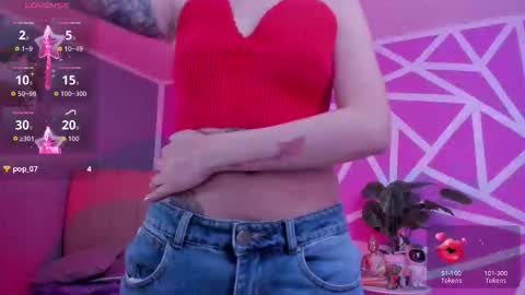 Snapshot of naath_ chatting on 10-20-25, 10:54 anny online show from 10-20-25, 10:54