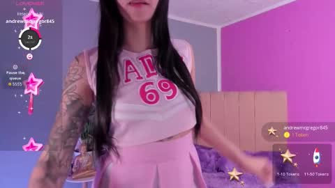 Snapshot of naath_ chatting on 10-31-25, 10:00 anny online show from 10-31-25, 10:00