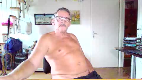 Snapshot of nacktputzer20171 chatting on 09-24-25, 03:26 Mach mich heiss mit Token bis zum Orgasmus online show from 09-24-25, 03:26