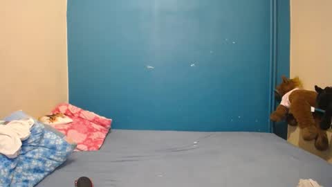 nadinnnea online show from 01-26-25, 07:31