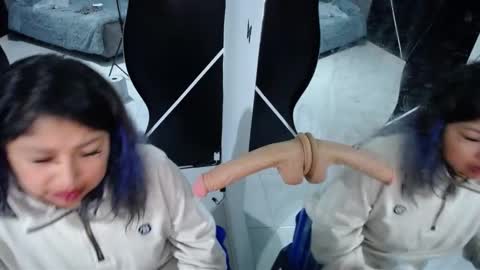 Nadriah  online show from 11-22-25, 05:50