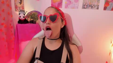 Nahara Soler online show from 11-24-25, 09:36