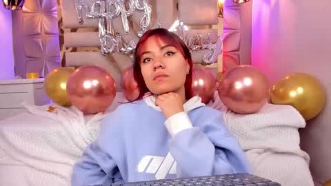 Snapshot of nahia_low chatting on 12-23-24, 08:44 Valeria online show from 12-23-24, 08:44