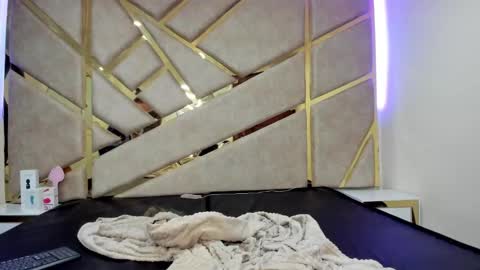 Snapshot of nahia_low chatting on 03-12-25, 10:37 Valeria online show from 03-12-25, 10:37