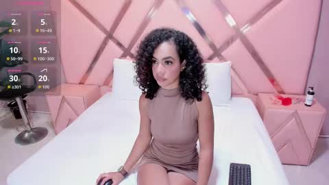 Nahiara Gray online show from 09-26-25, 08:57