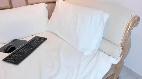 Snapshot of nahimithompson chatting on 11-20-25, 09:25 Nahimi online show from 11-20-25, 09:25