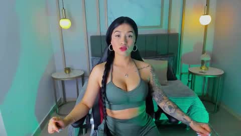 nahome_kuperth online show from 10-12-25, 04:33