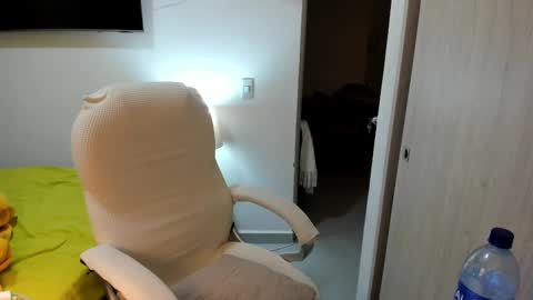 Snapshot of nahomi2021 chatting on 10-28-25, 01:42 independent model online show from 10-28-25, 01:42