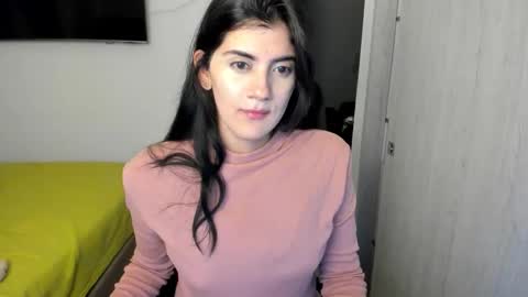 independent model online show from 12-17-25, 03:56