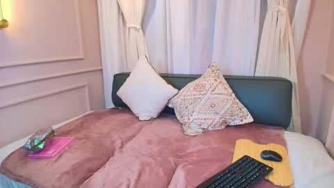 Nahomi online show from 10-22-25, 07:35