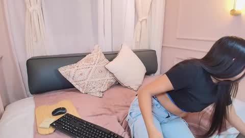 Nahomi online show from 11-15-25, 07:54