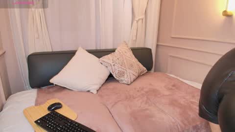 Nahomi online show from 11-18-25, 08:02