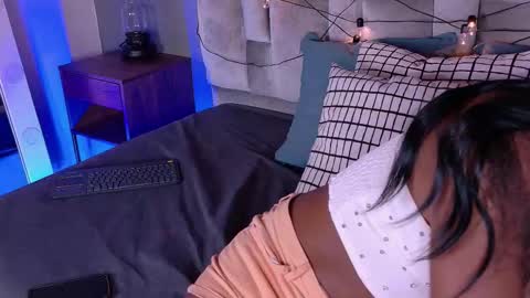  VICTORIA  online show from 11-15-25, 07:21