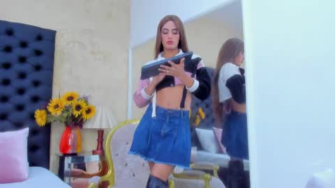 Nahomi  online show from 09-08-25, 06:07