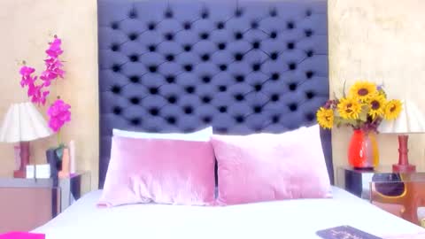 Nahomi  online show from 10-07-25, 05:32