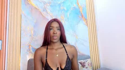 Nahomy  online show from 11-01-25, 09:39