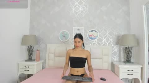 naia_cox online show from 12-21-25, 03:46