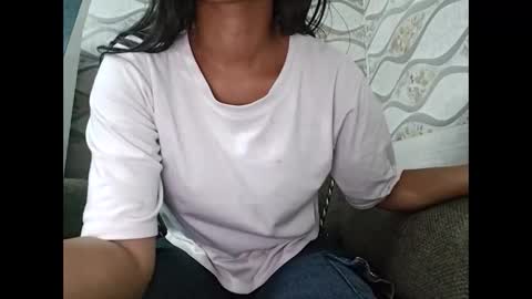 Snapshot of naina00123 chatting on 10-25-25, 04:02 Naina online show from 10-25-25, 04:02