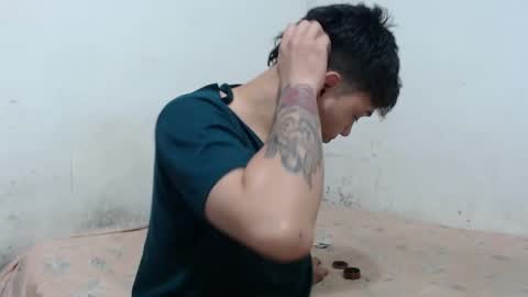 naisha and axel2 online show from 10-11-25, 06:01