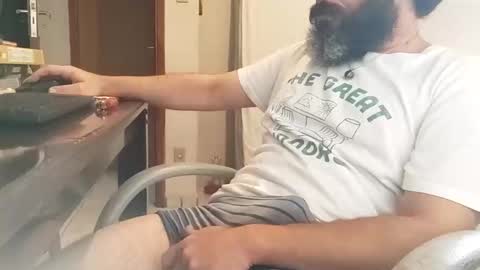 Snapshot of naked_writer chatting on 10-14-25, 07:47 naked_writer online show from 10-14-25, 07:47