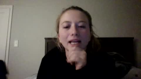 Snapshot of nakedmomma chatting on 10-28-25, 02:15 SianaBabe online show from 10-28-25, 02:15